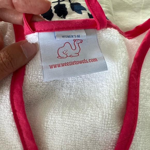 Weezie x Roller Rabbit Monkey Terrycloth Bathrobe M NWOT - Picture 5 of 5